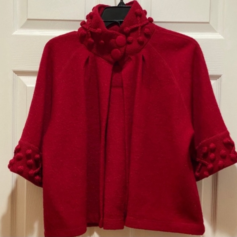 For Cynthia red 100%wool cape. Petit Large Nwt